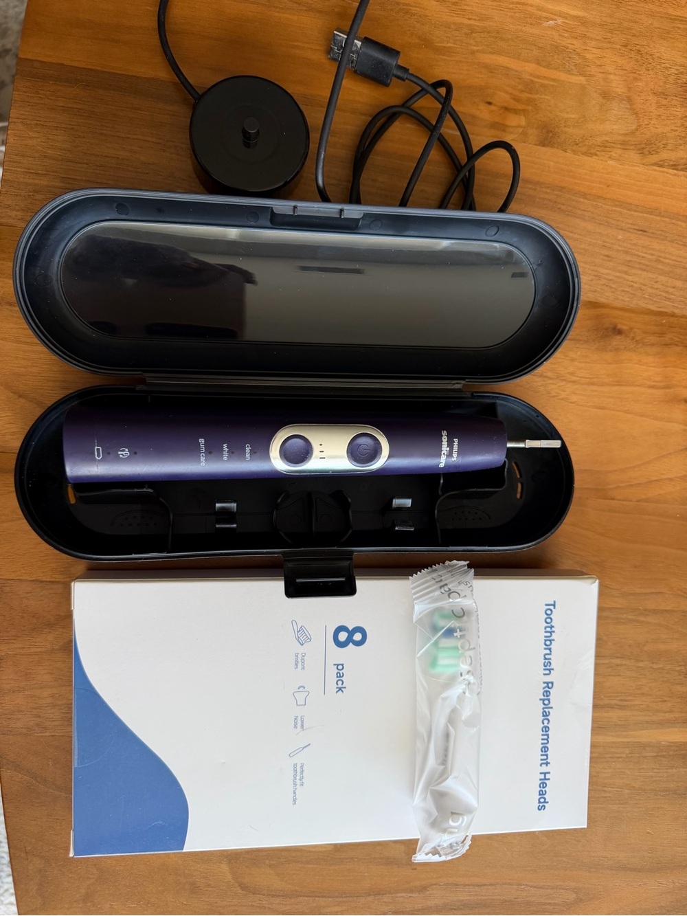 Philips Sonicare Toothbrush with replacement heads and charger